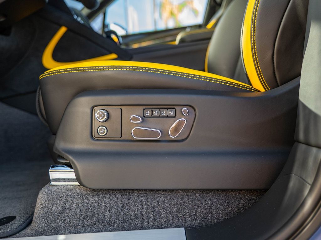 2026 Bentley Bentayga Speed - Photo 17