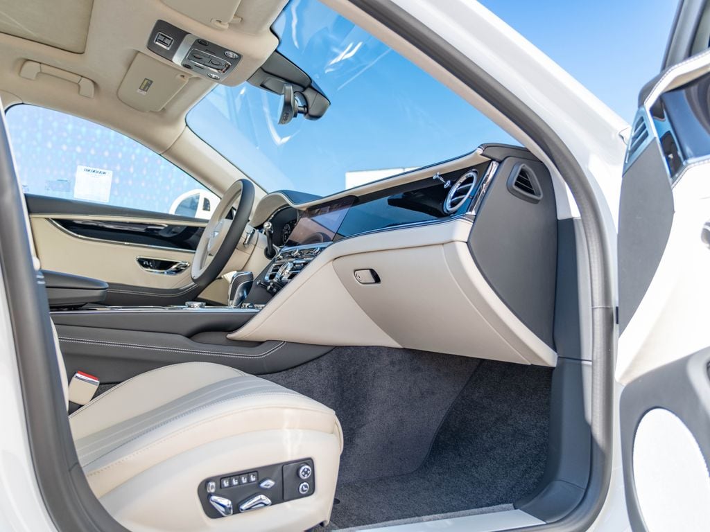 New 2026 Bentley Flying Spur V8 Sedan