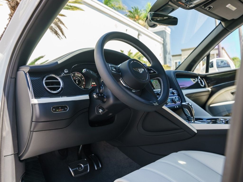 Used 2025 Bentley Bentayga EWB SUV