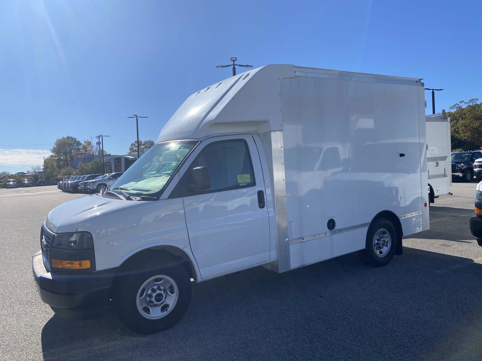 2023 GMC Savana Cutaway Work Van
