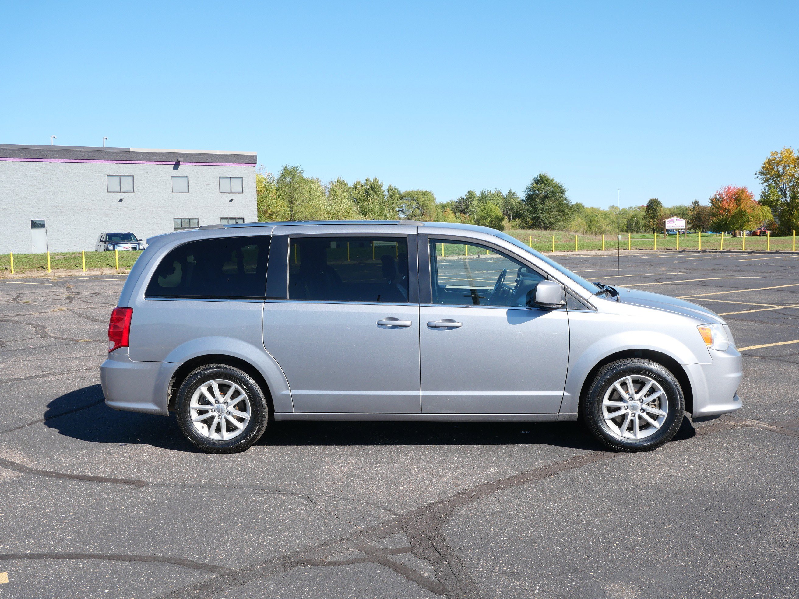 Used 2020 Dodge Grand Caravan SXT Van Passenger Van