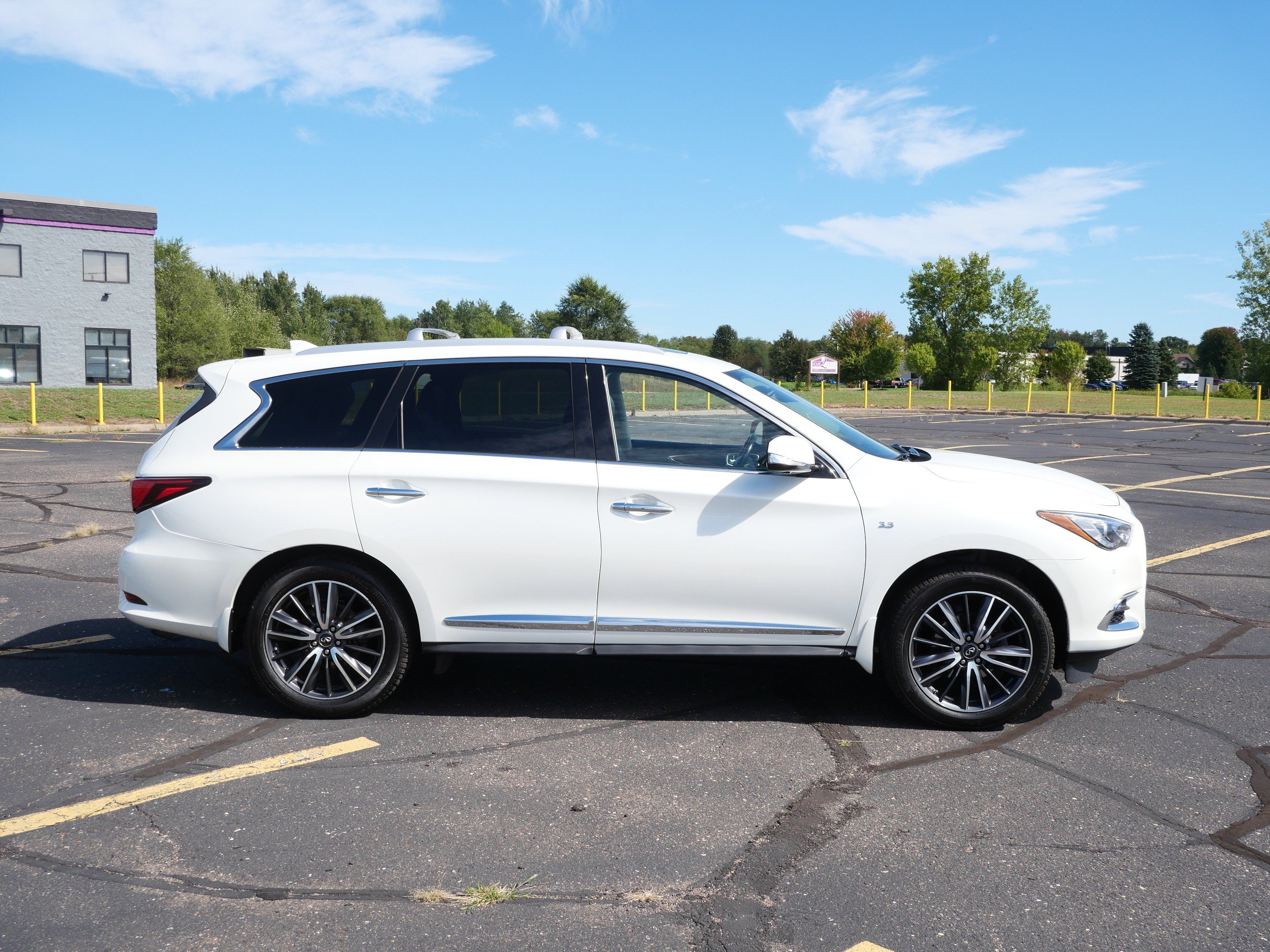 Used 2018 INFINITI QX60 SUV