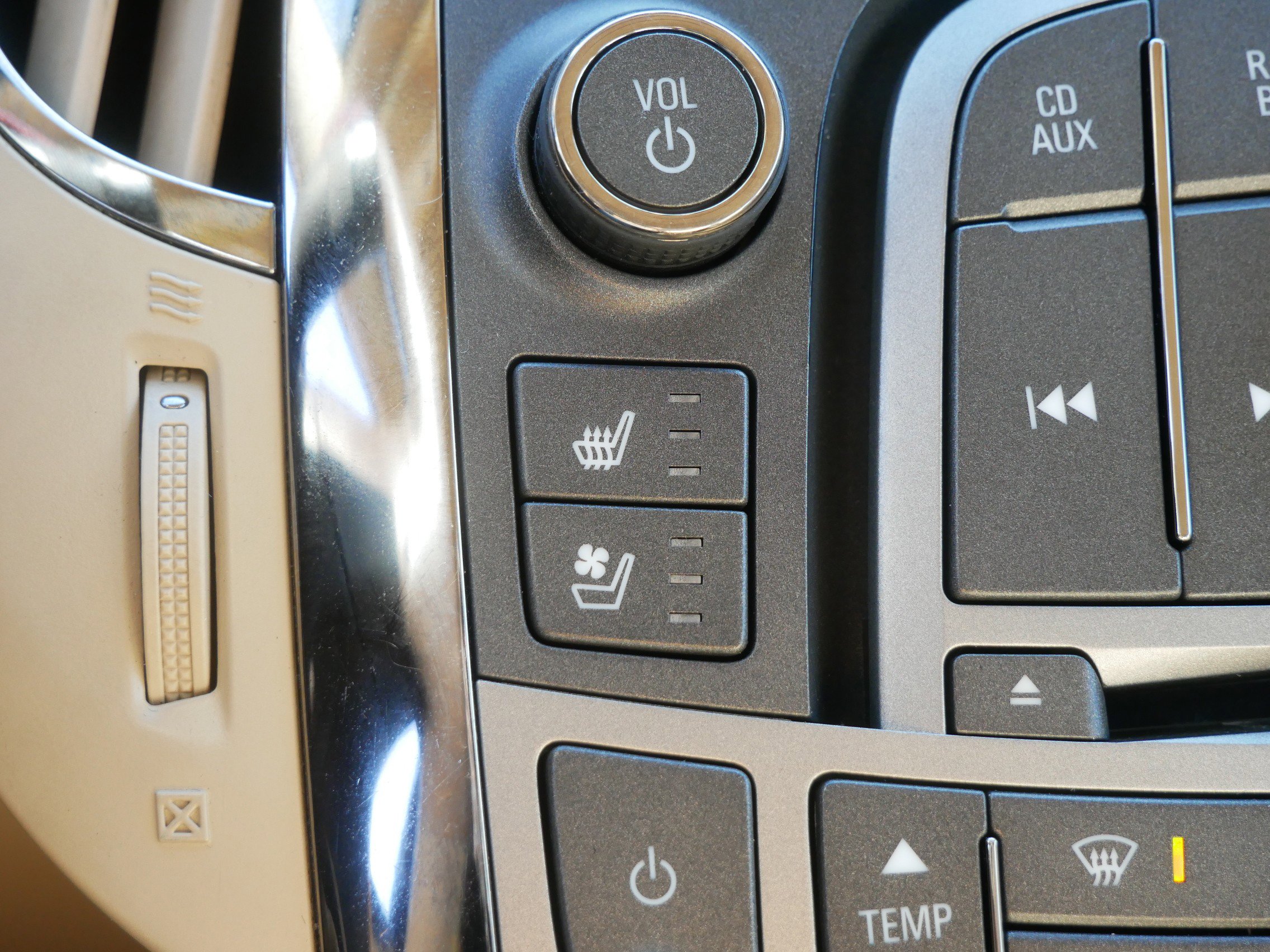 2011 Buick LaCrosse CXS - Photo 18