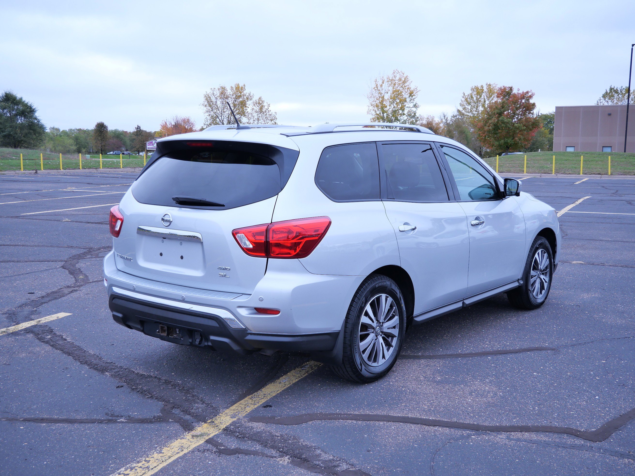 Used 2017 Nissan Pathfinder SL SUV