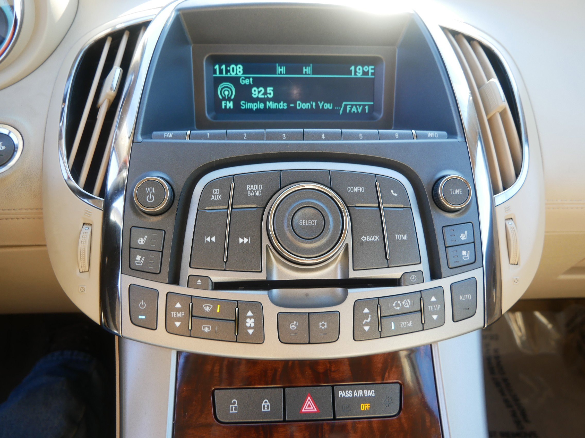2011 Buick LaCrosse CXS - Photo 20