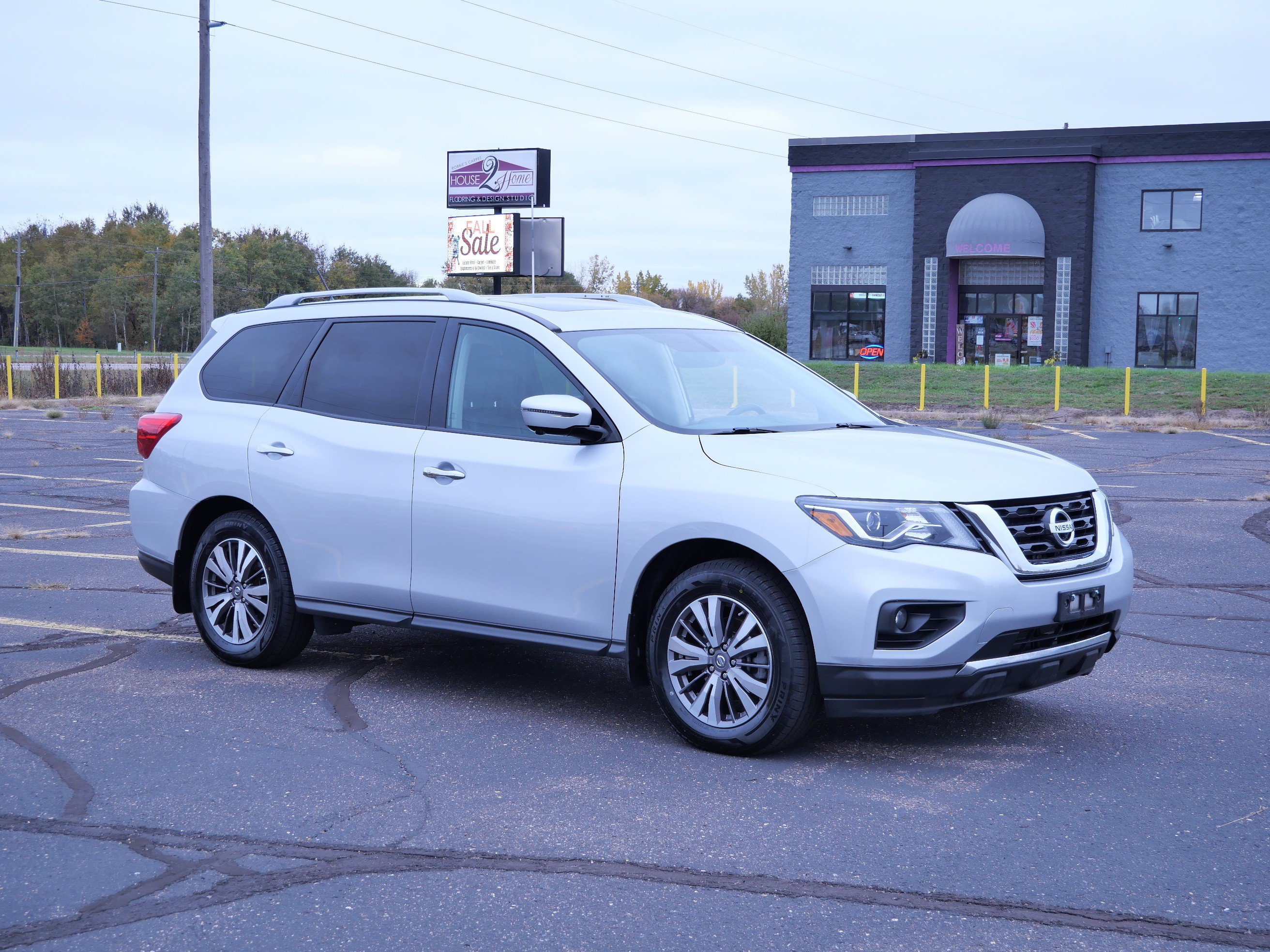 Used 2017 Nissan Pathfinder SL SUV
