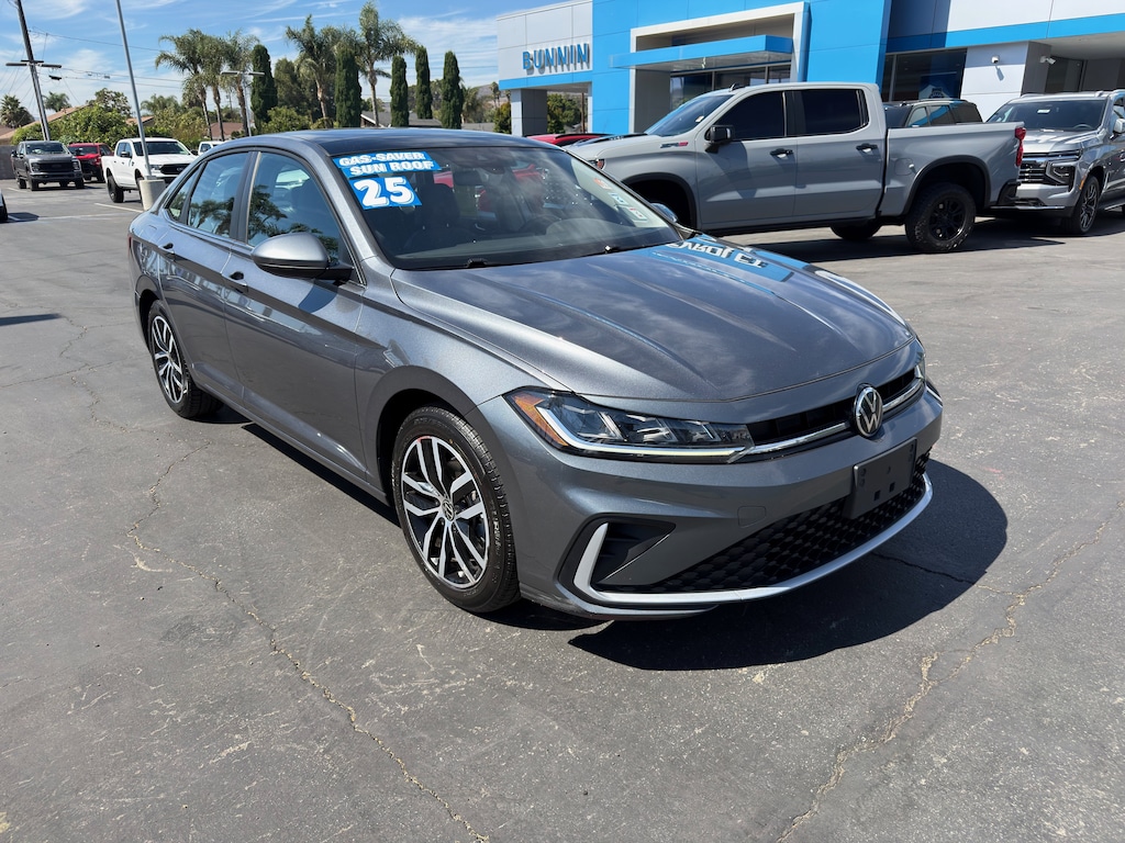 Used 2025 Volkswagen Jetta SE