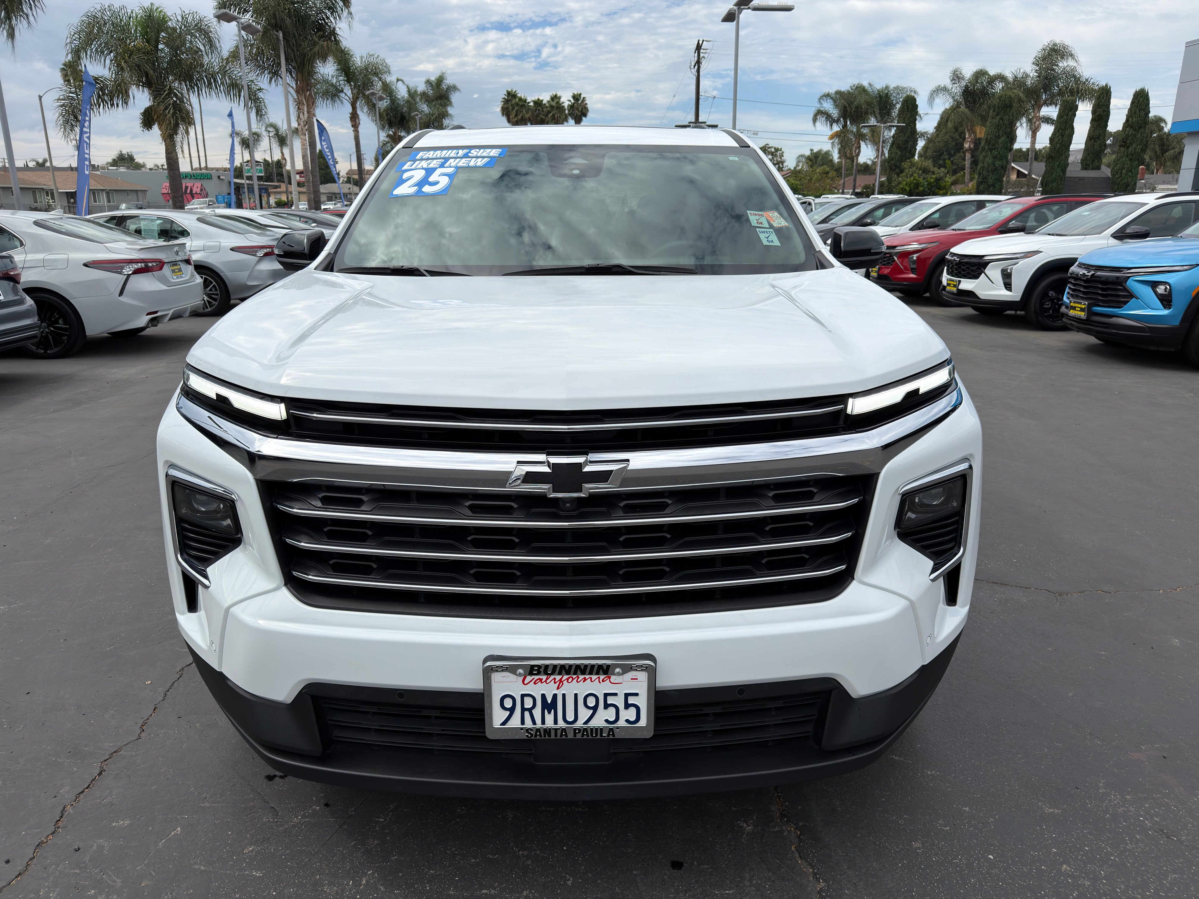 Used 2025 Chevrolet Traverse LT SUV