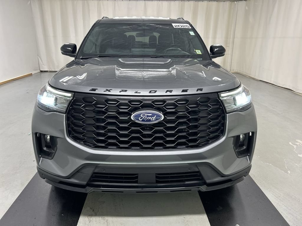 Used 2025 Ford Explorer ST-Line
