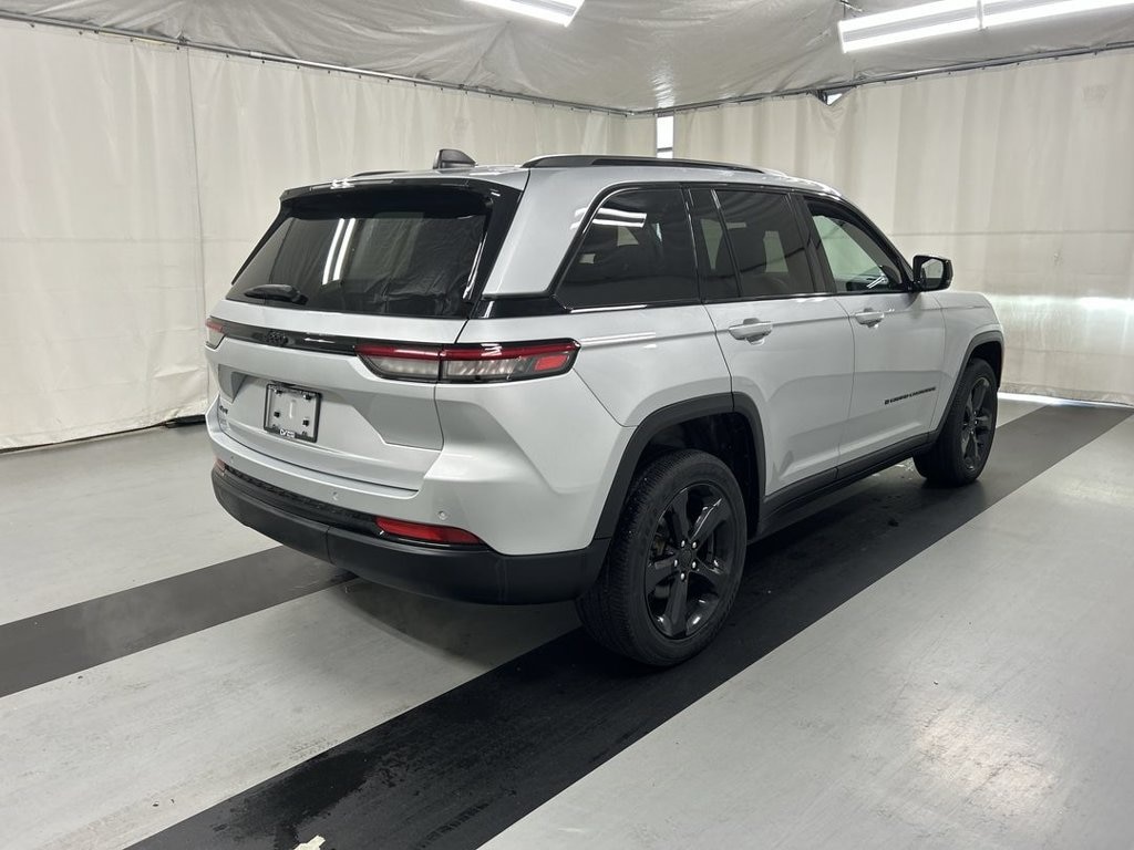 Used 2023 Jeep Grand Cherokee Altitude 4x4 SUV
