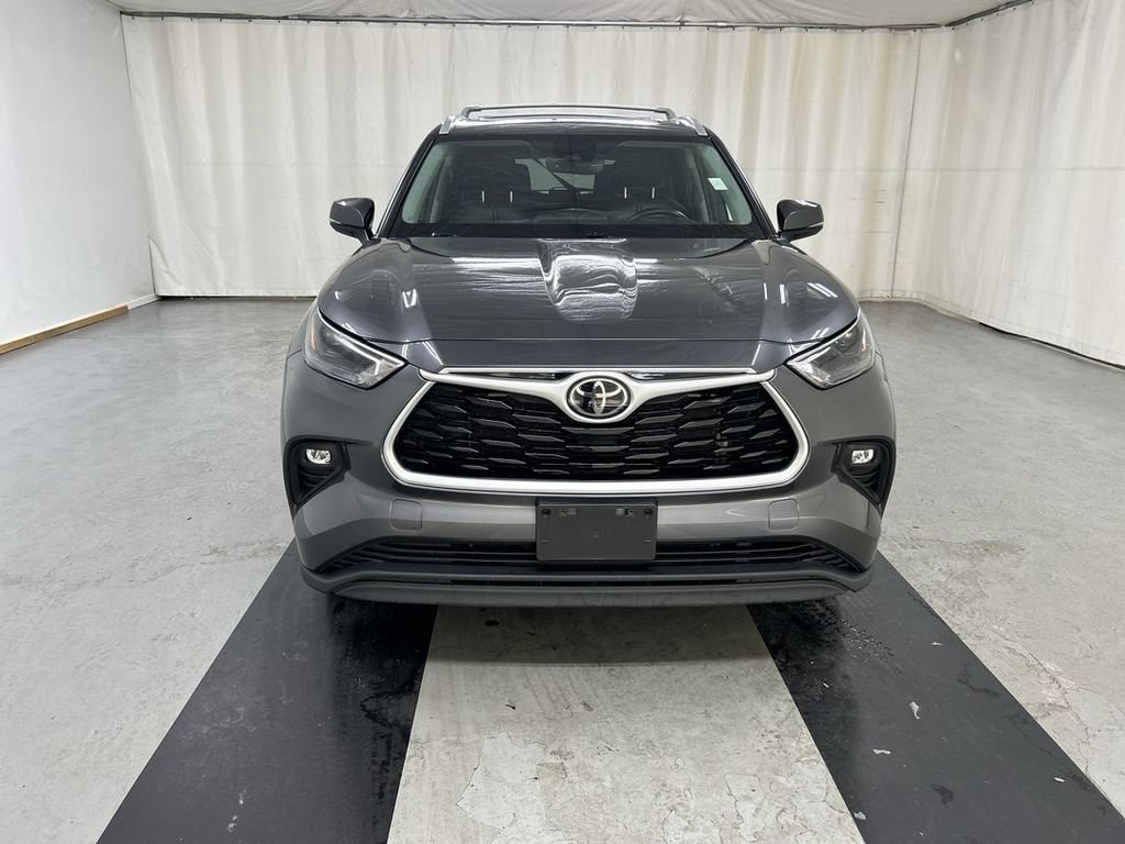 Used 2022 Toyota Highlander XLE SUV