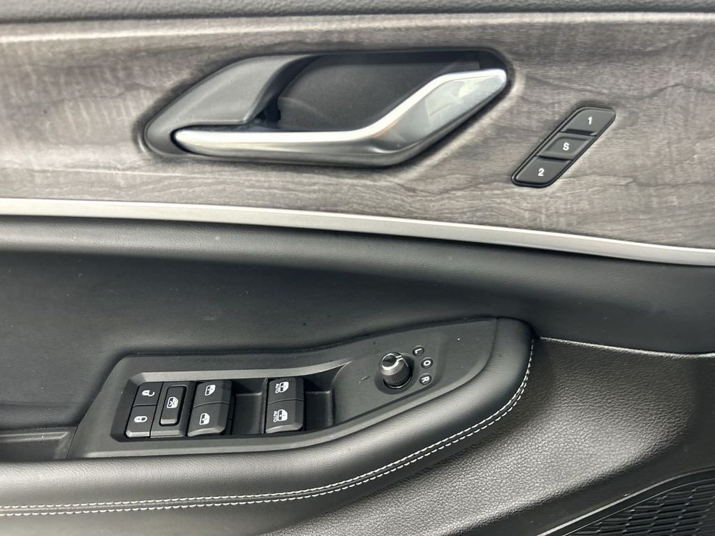 2025 Jeep Grand Cherokee L Limited - Photo 11