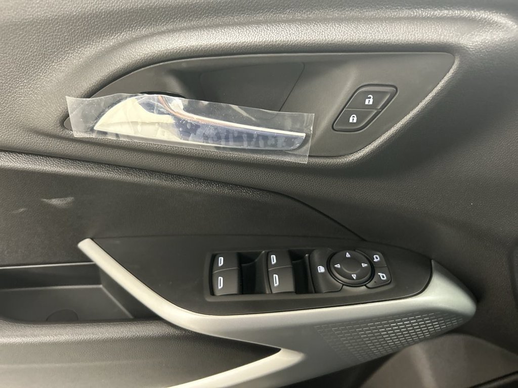 2026 Chevrolet Trax RS - Photo 14