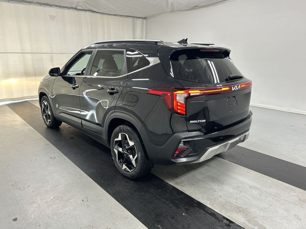 2024 Kia Seltos EX - Photo 7