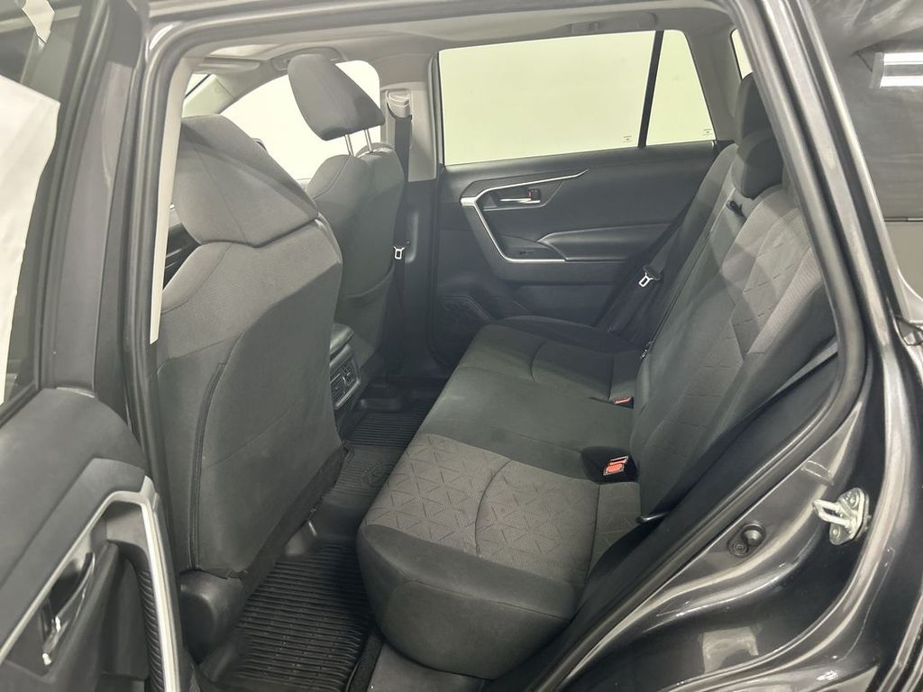 2019 Toyota RAV4 XLE - Photo 20