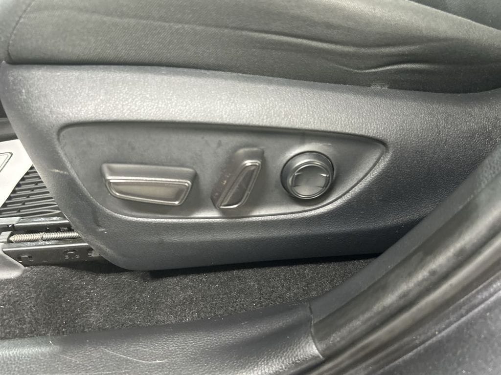 2019 Toyota RAV4 XLE - Photo 10