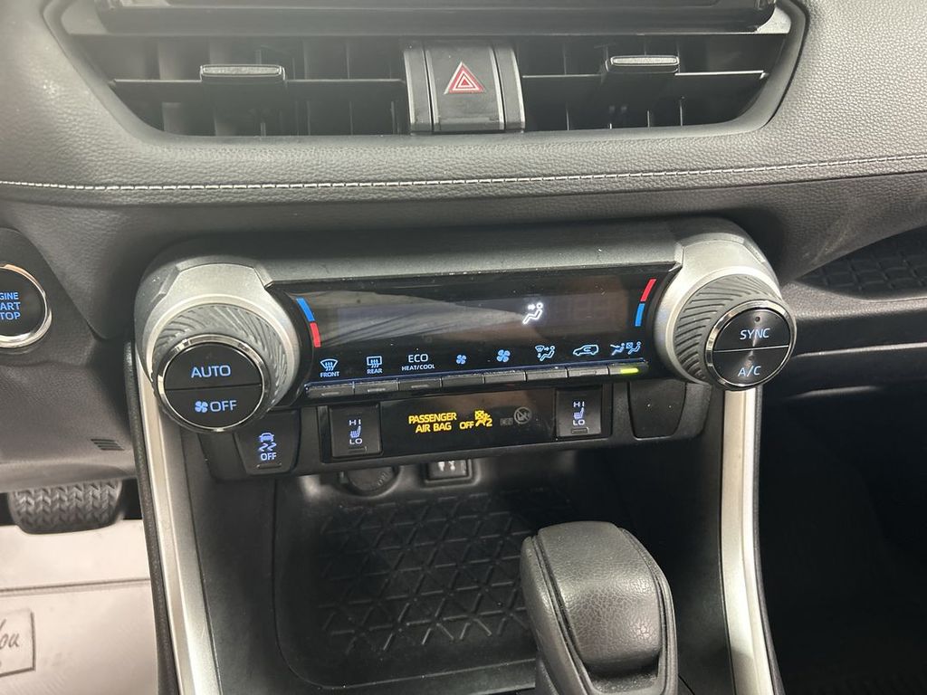 2019 Toyota RAV4 XLE - Photo 16