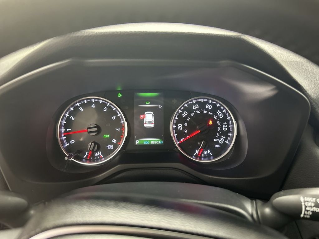 2019 Toyota RAV4 XLE - Photo 13