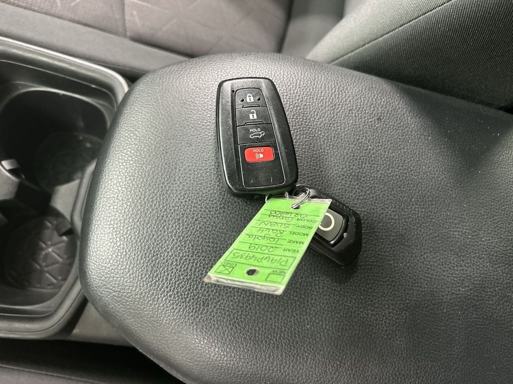 2019 Toyota RAV4 XLE - Photo 12