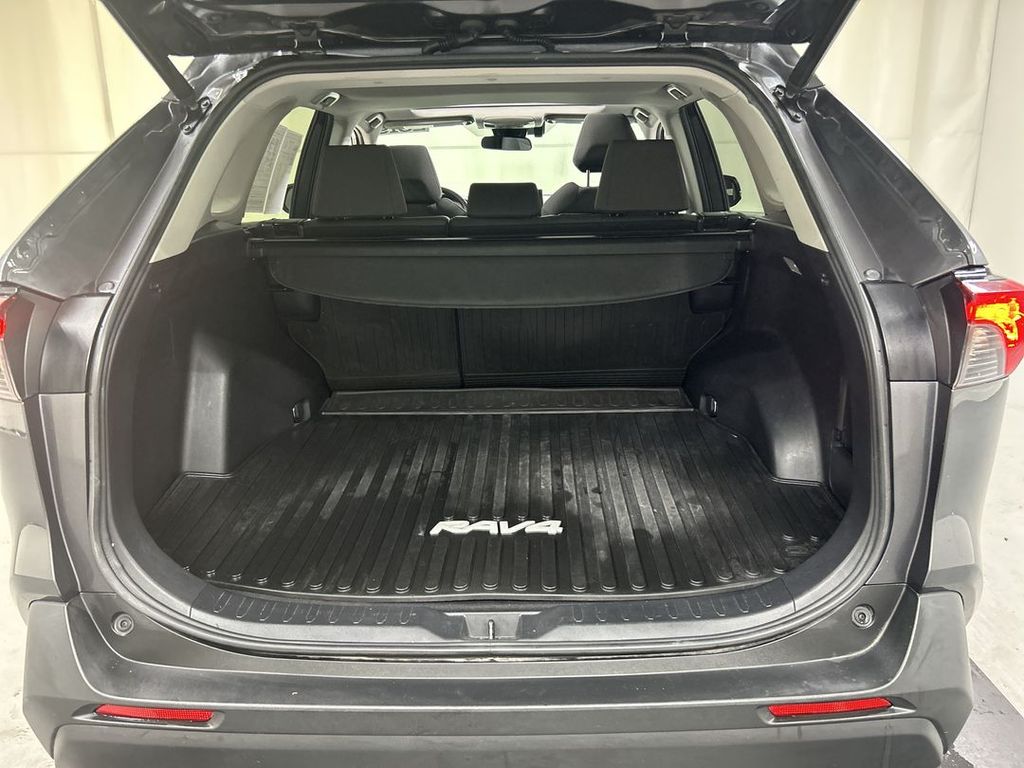 2019 Toyota RAV4 XLE - Photo 22