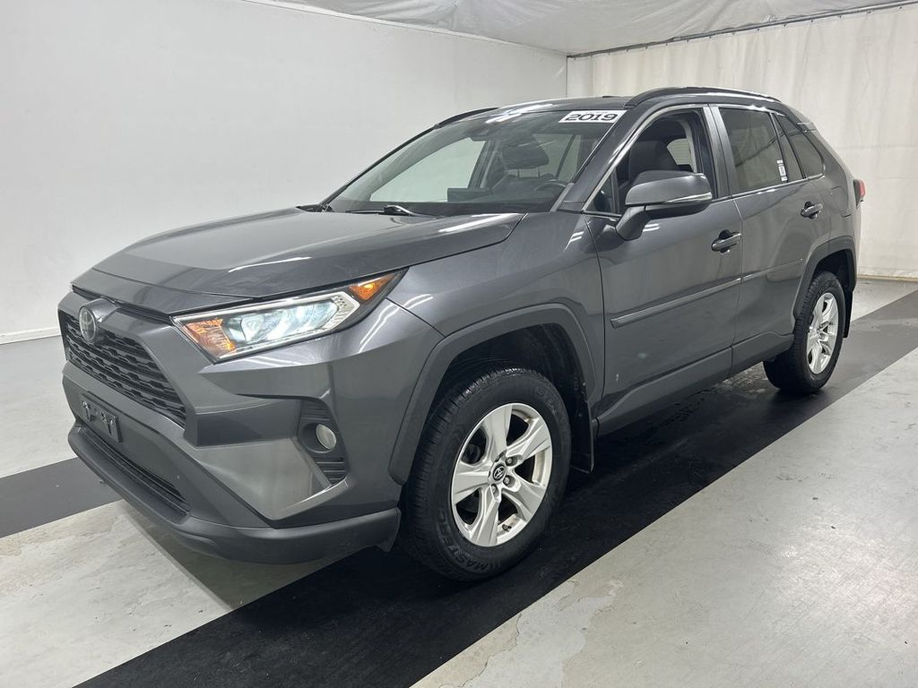 2019 Toyota RAV4 XLE - Photo 5