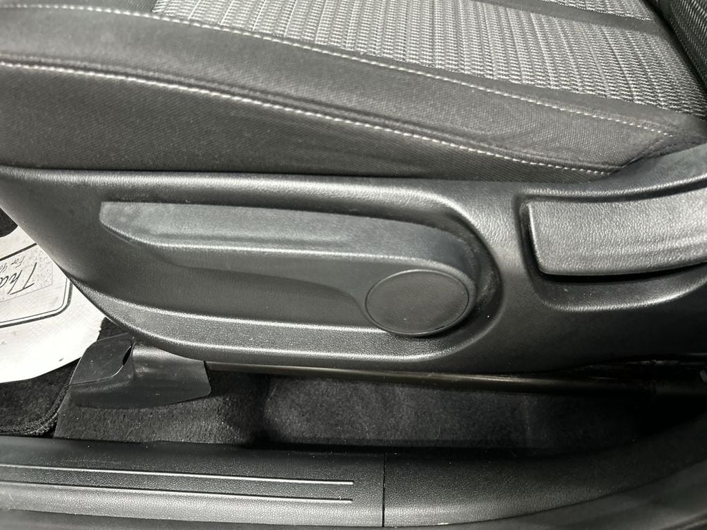 2023 Kia Sorento LX - Photo 10