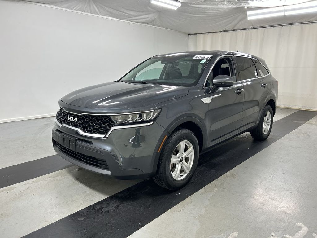 2023 Kia Sorento LX - Photo 5
