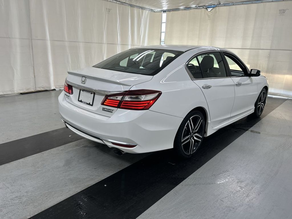 Used 2017 Honda Accord Sport SE with VIN 1HGCR2F11HA107130 for sale in Cicero, NY