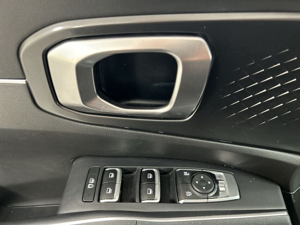 2023 Kia Sorento LX - Photo 11