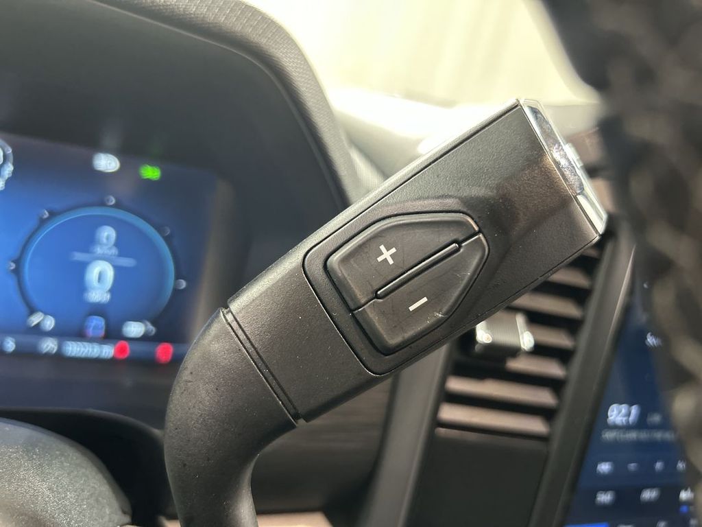 2025 Ford F-150 XLT - Photo 17