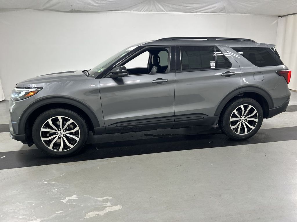 2025 Ford Explorer ST-LINE - Photo 6