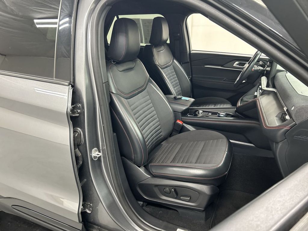 2025 Ford Explorer ST-LINE - Photo 23