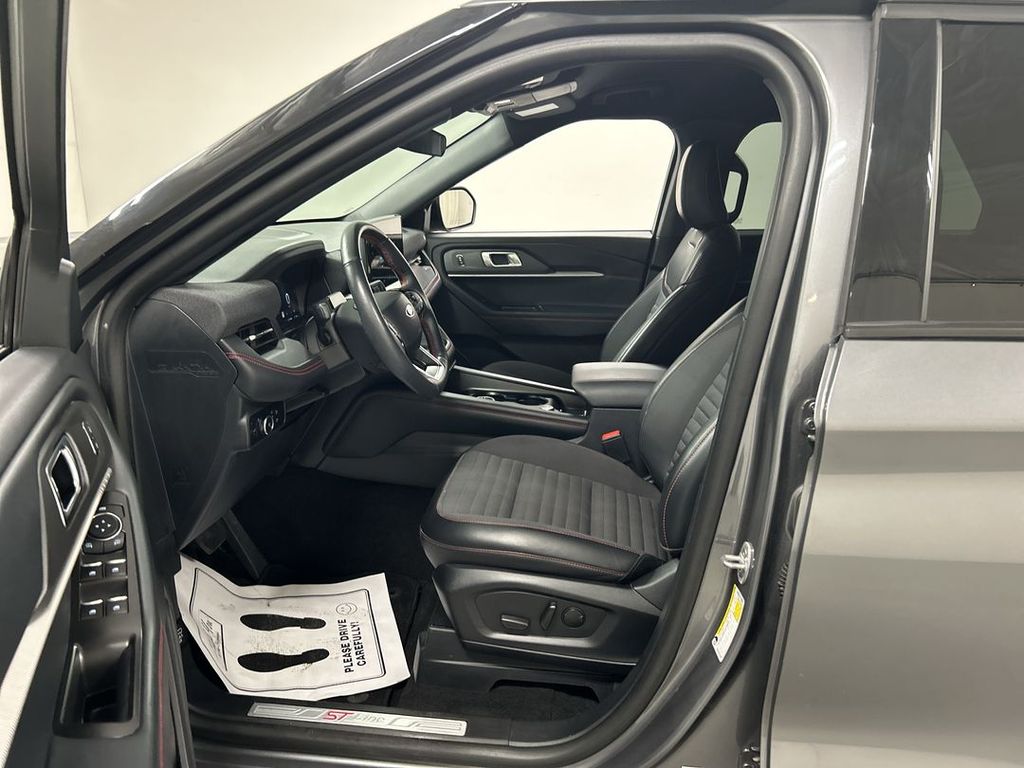 2025 Ford Explorer ST-LINE - Photo 9