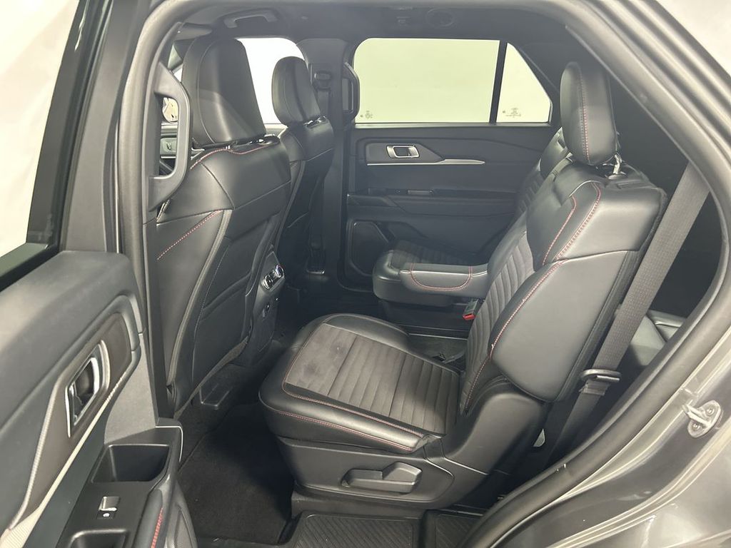 2025 Ford Explorer ST-LINE - Photo 19