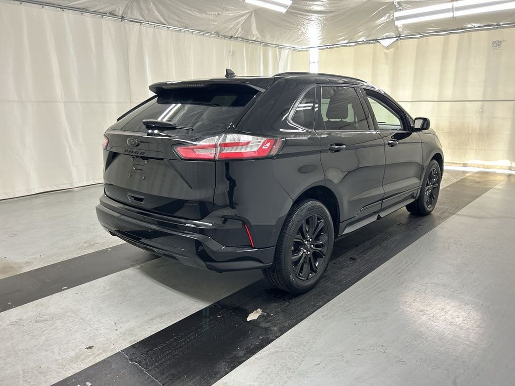 Used 2023 Ford Edge SE SUV