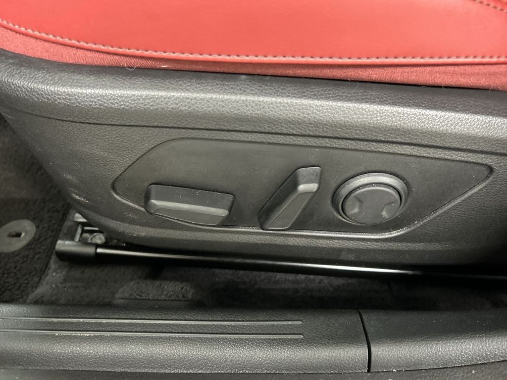2026 Kia K5 GT-Line - Photo 9