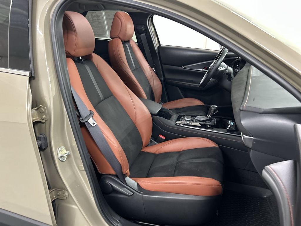 2024 Mazda CX-30 Carbon Turbo - Photo 23