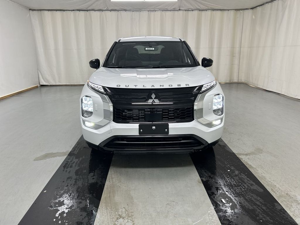 New 2026 Mitsubishi Outlander LE SUV