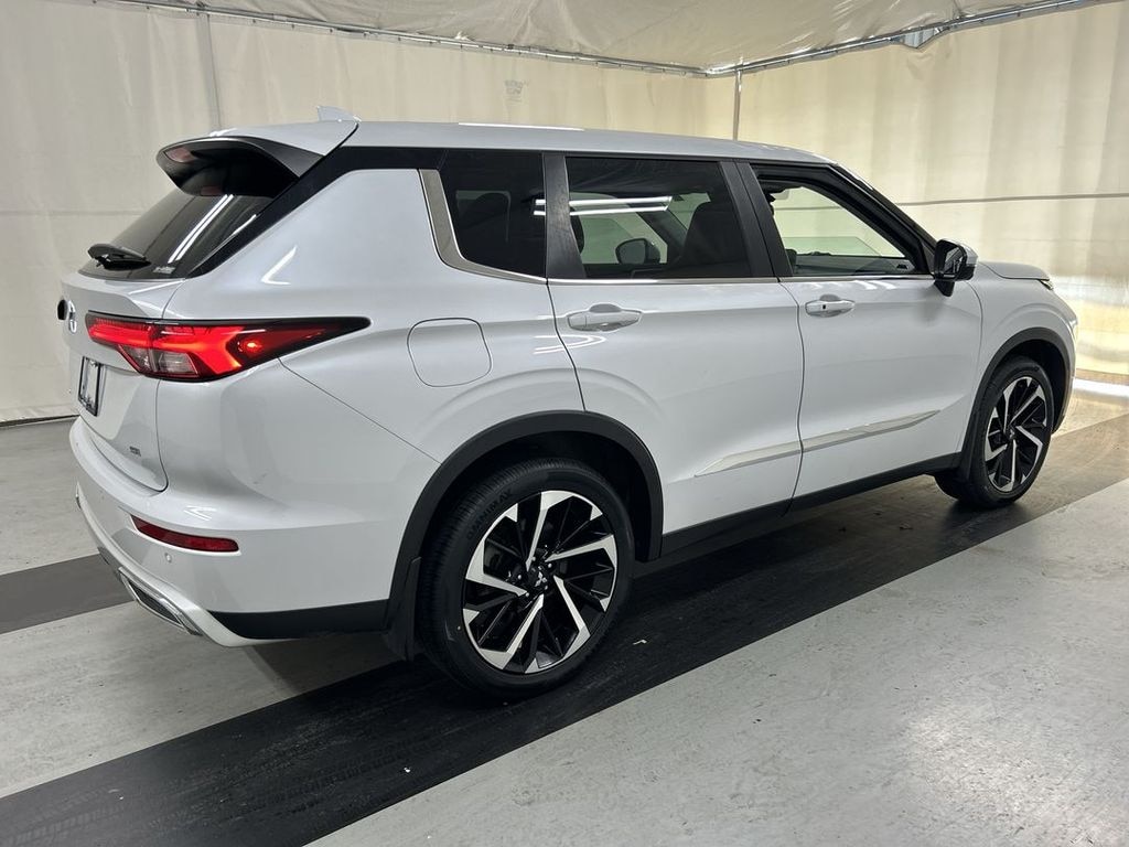 Used 2022 Mitsubishi Outlander SE CUV