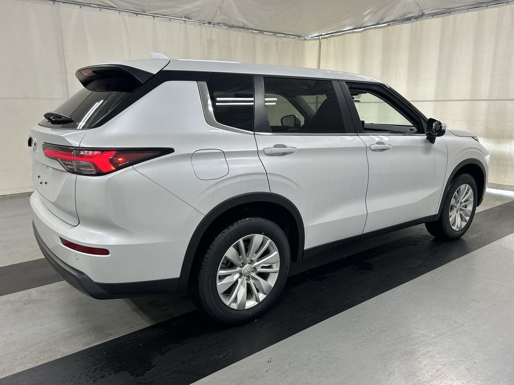 New 2026 Mitsubishi Outlander ES SUV