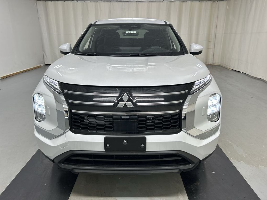 New 2026 Mitsubishi Outlander ES SUV
