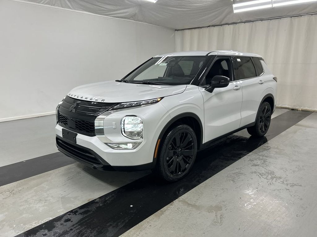 New 2026 Mitsubishi Outlander LE SUV
