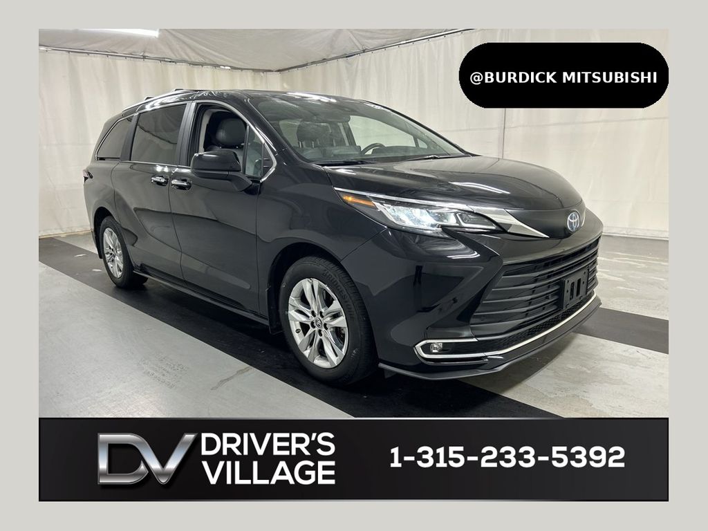 2024 Toyota Sienna XLE