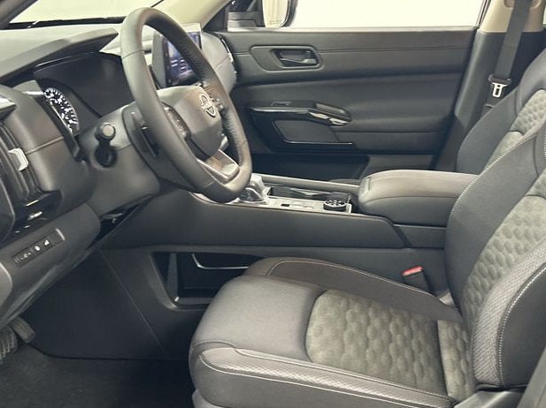 2026 Nissan Pathfinder SV - Photo 11
