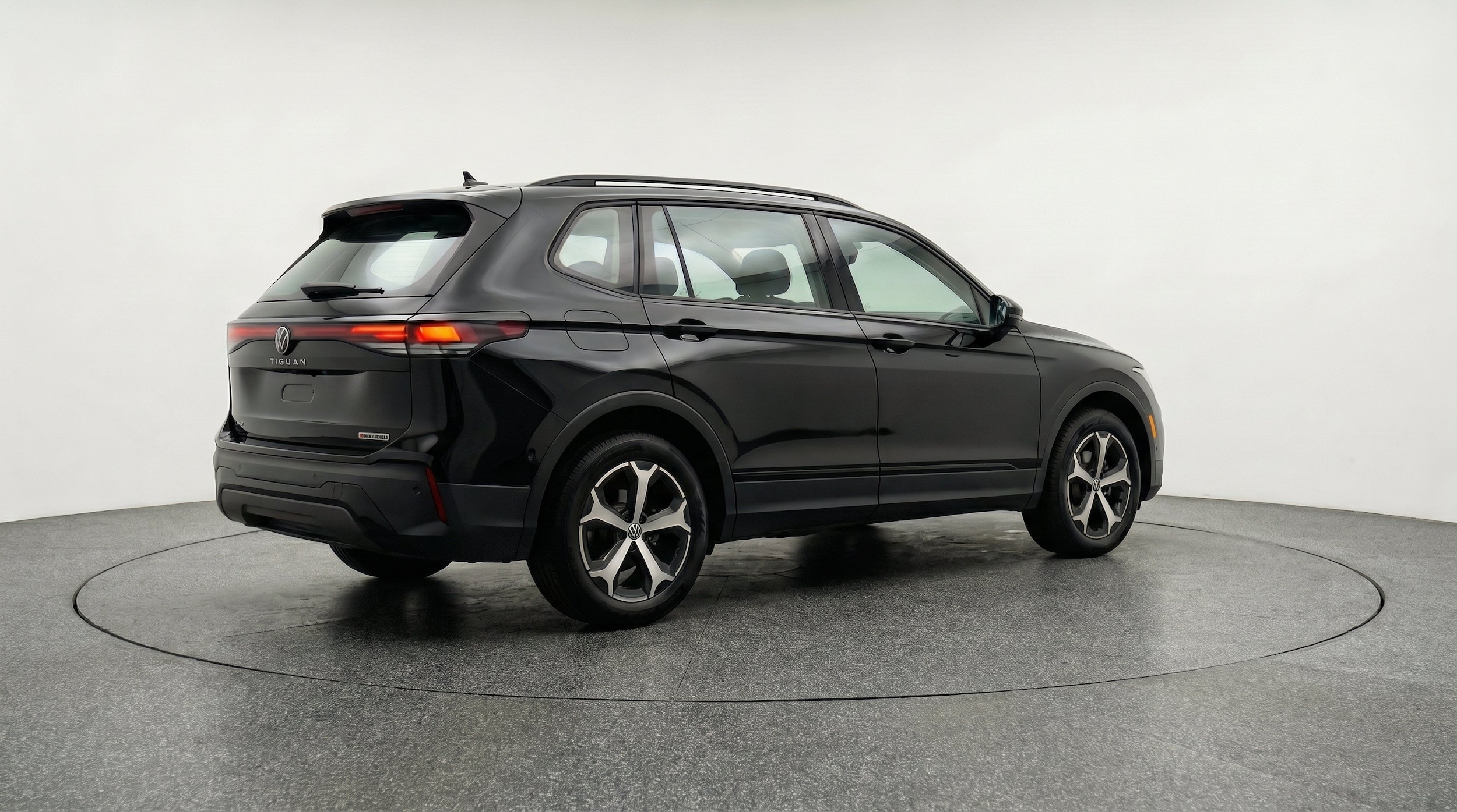 Thumbnail: 2026 Volkswagen Tiguan - 9