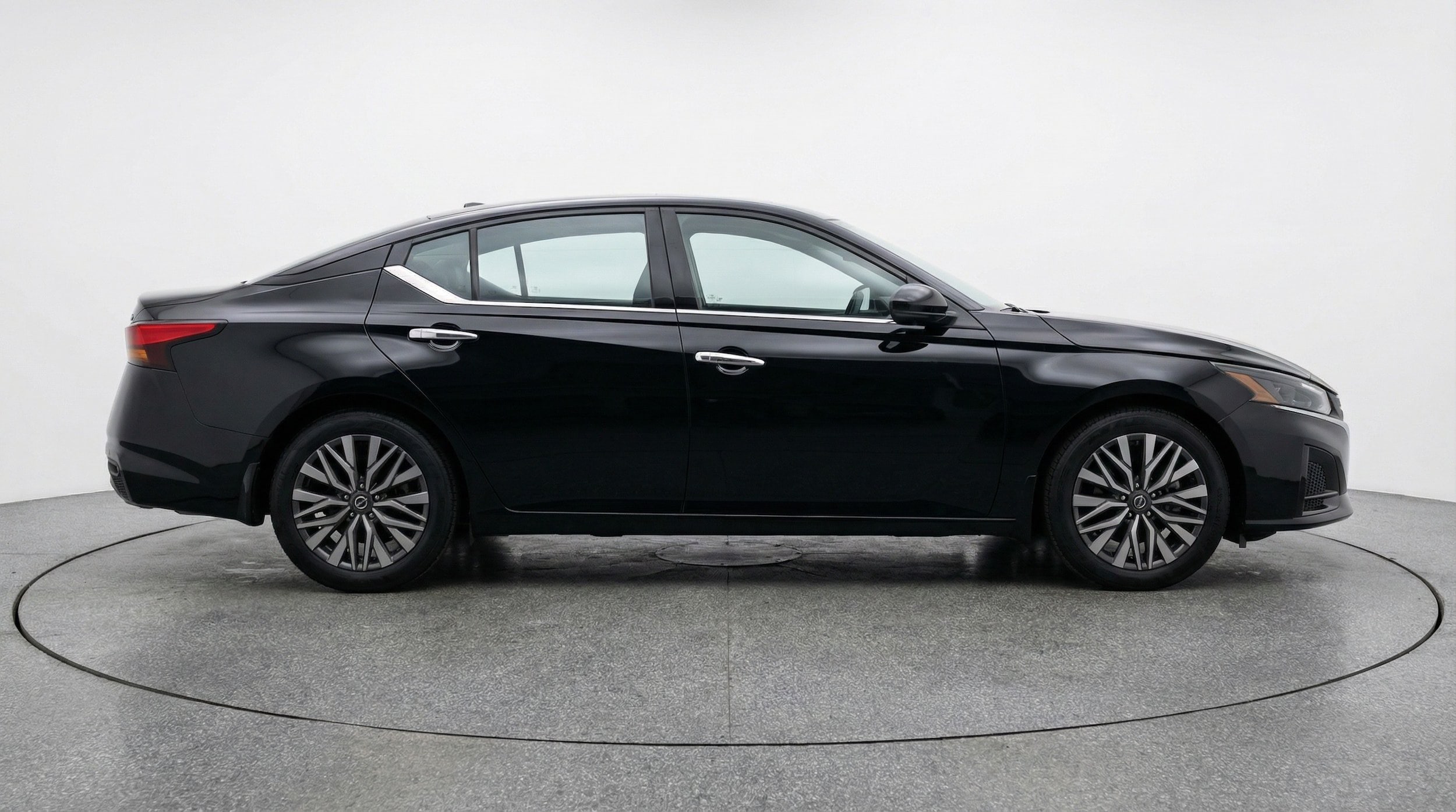 Thumbnail: 2025 Nissan Altima - 8