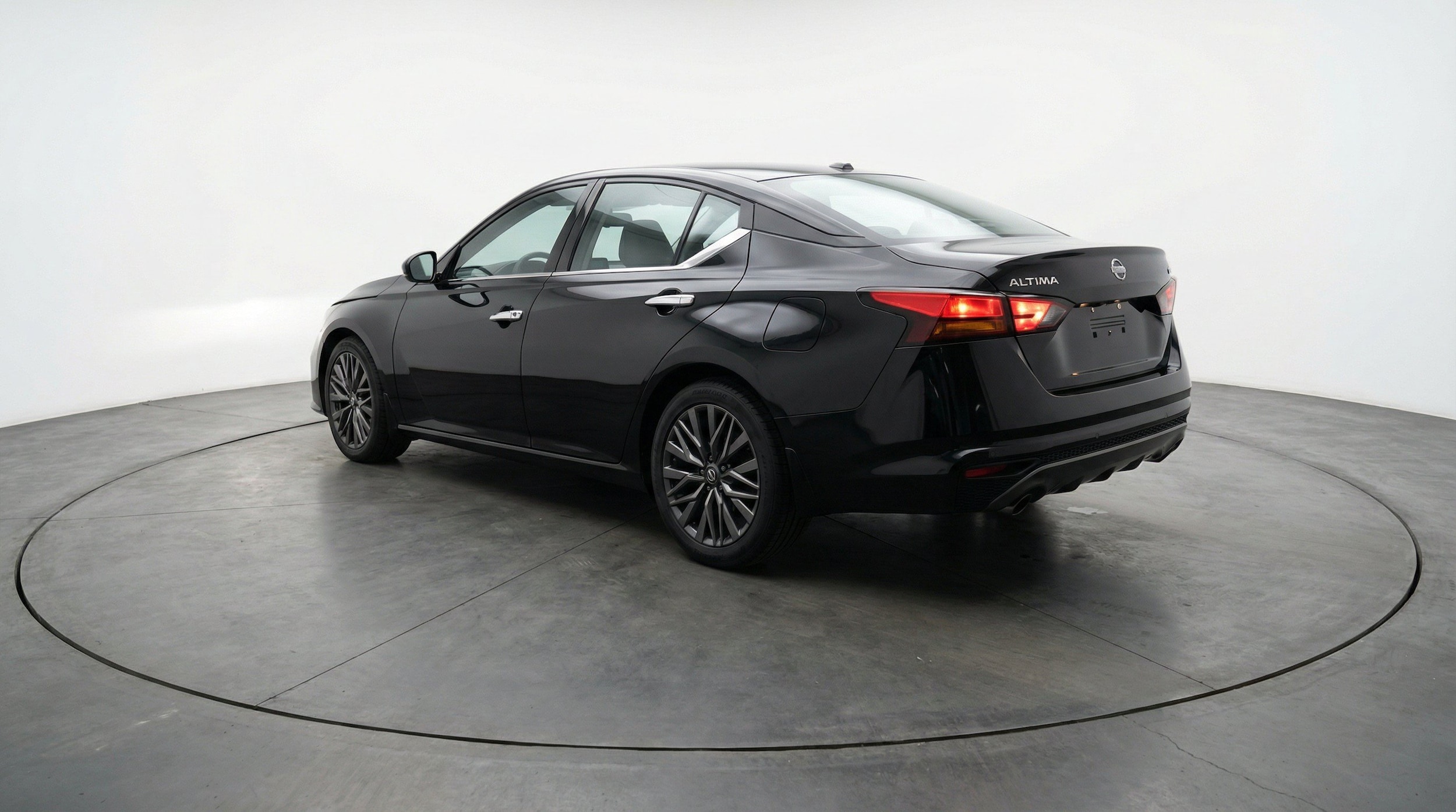 Thumbnail: 2025 Nissan Altima - 6