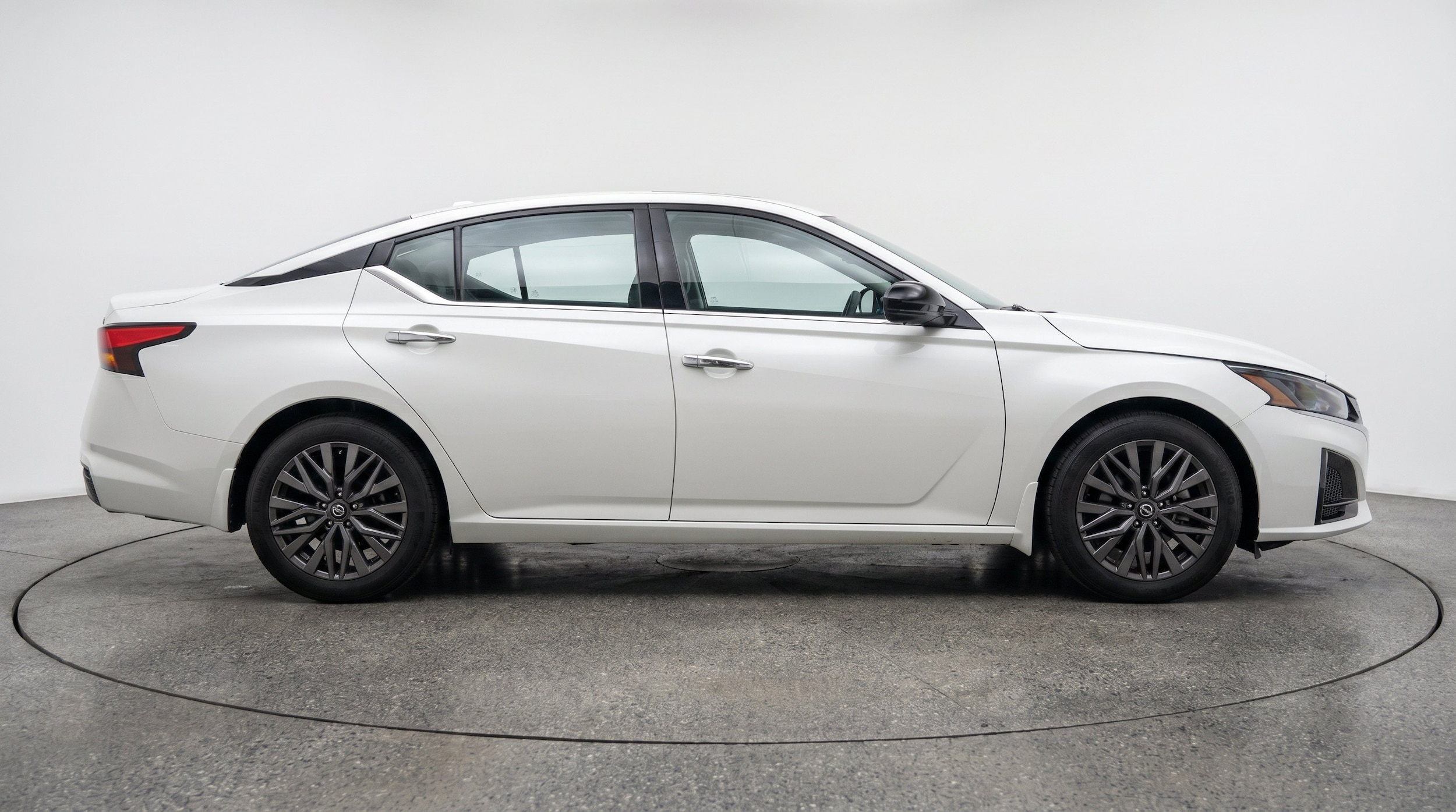 Thumbnail: 2025 Nissan Altima - 10