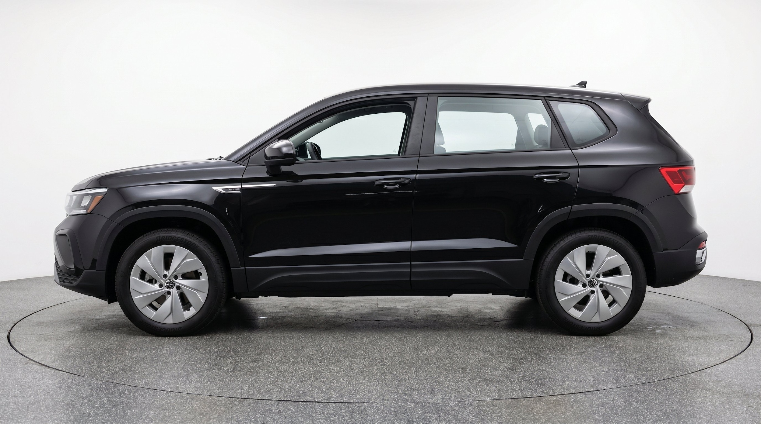 Thumbnail: 2026 Volkswagen Taos - 5