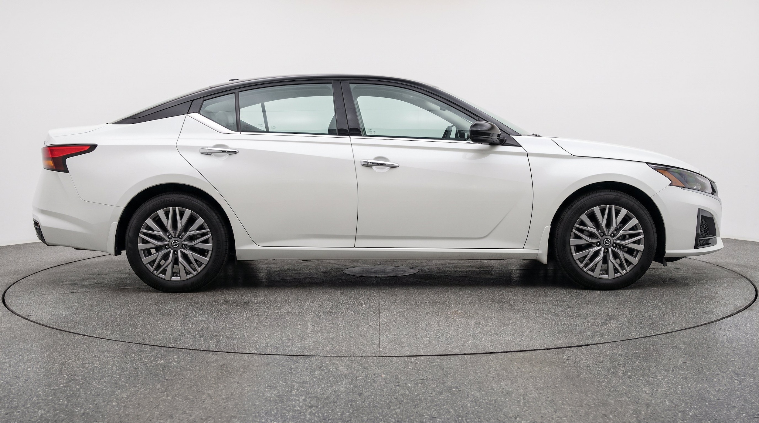 Thumbnail: 2025 Nissan Altima - 10
